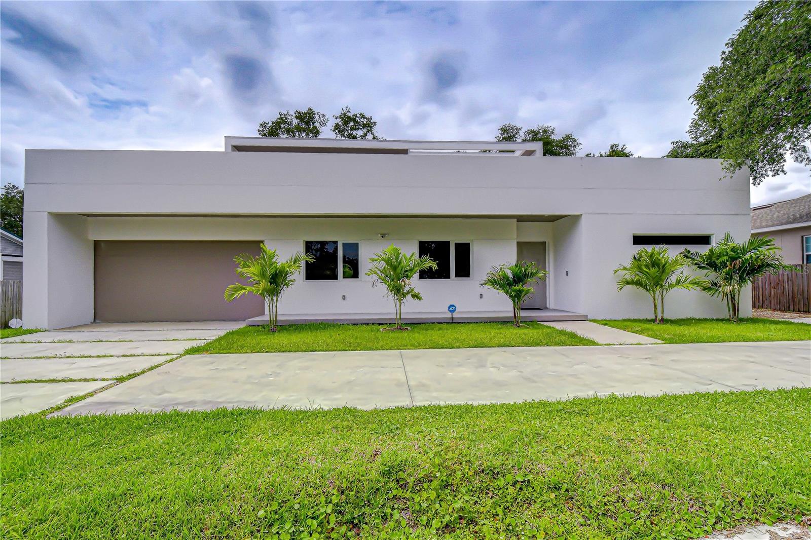 6805 New York Drive — photo