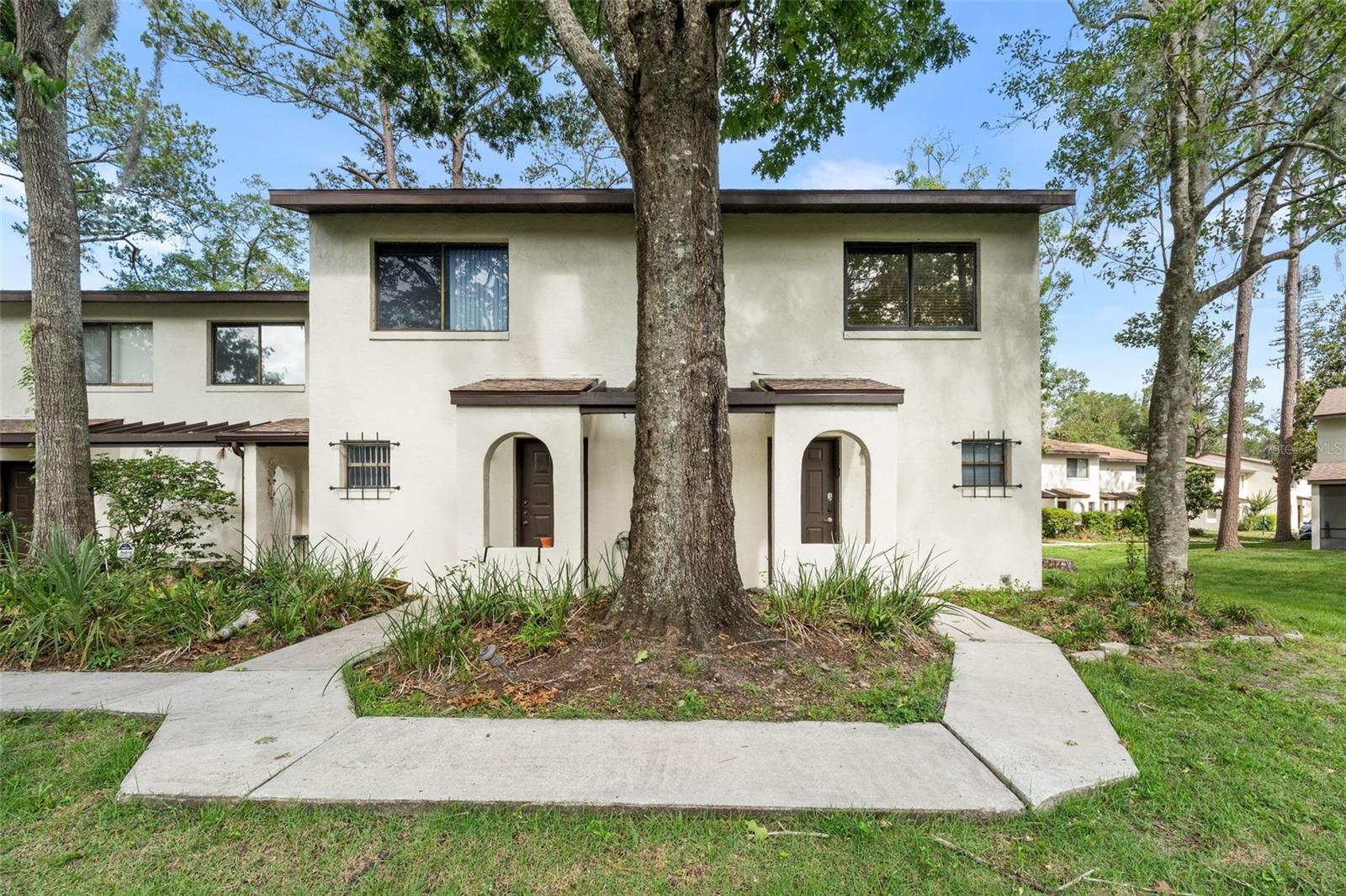 2635 SW 35th Place 307 — photo