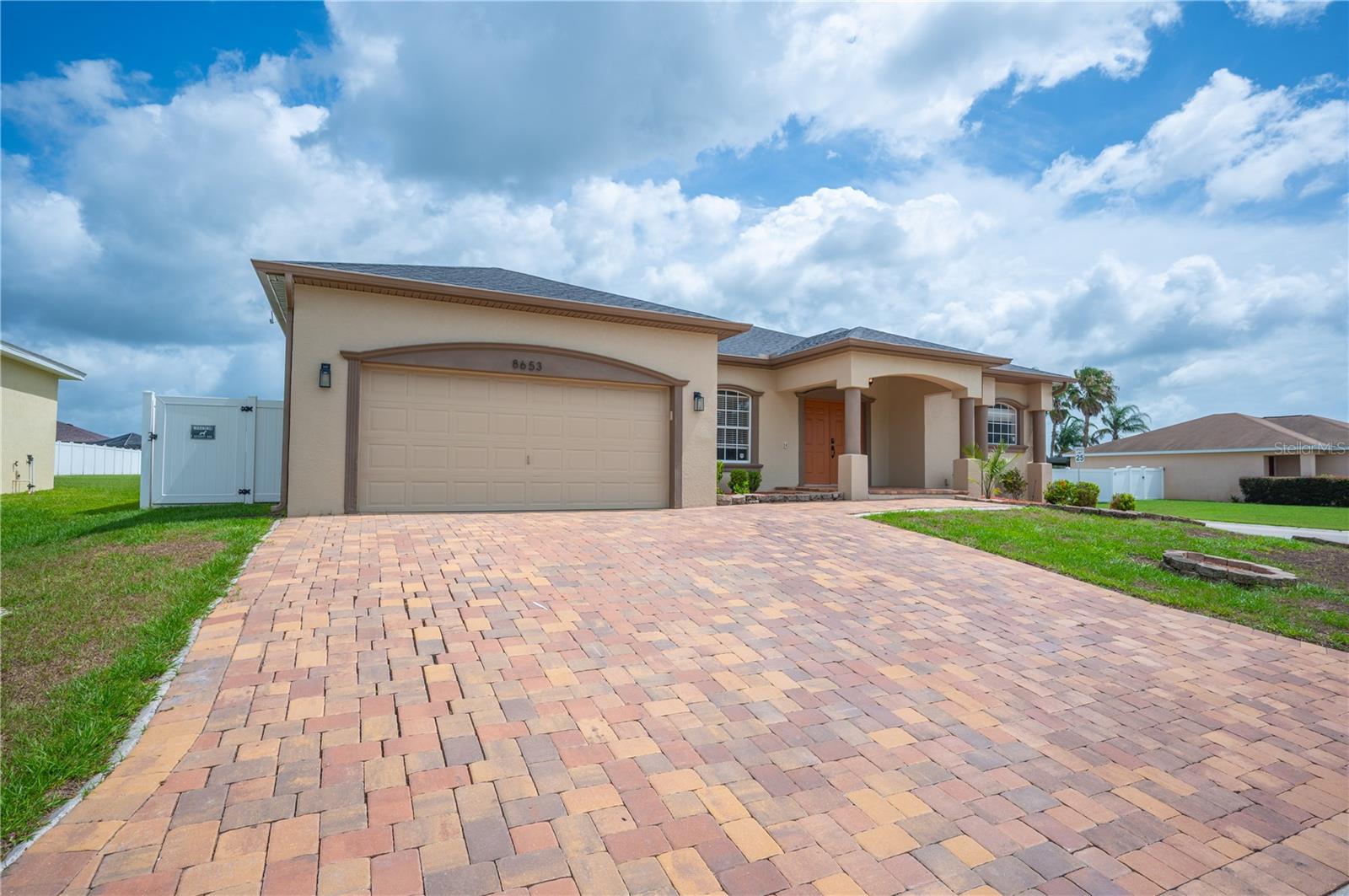 8653 Pebblebrooke Way — photo