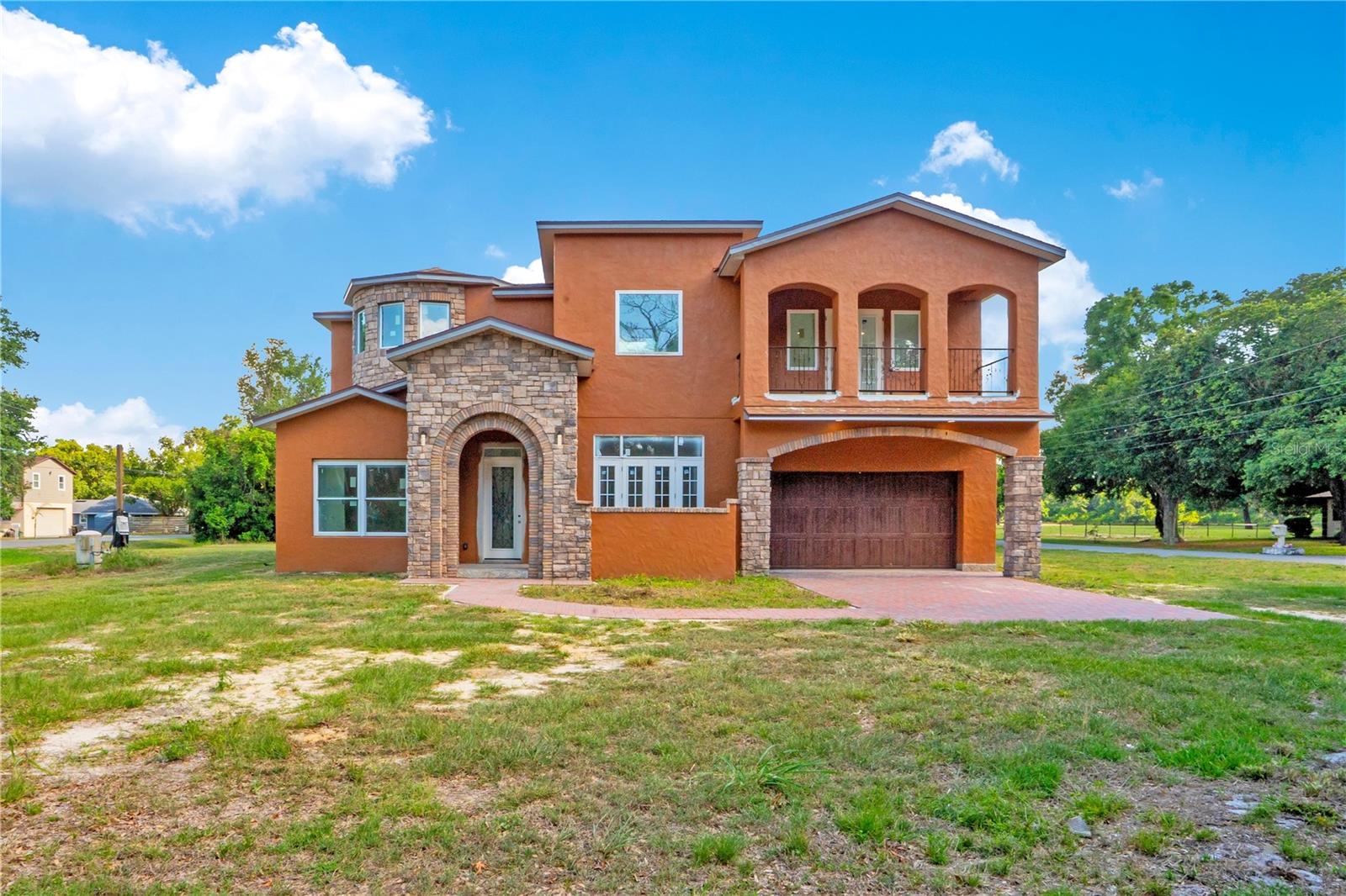 818 Lake Agnes Drive — photo