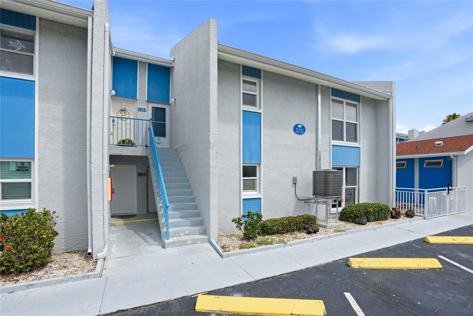 320 Medallion Boulevard H — photo