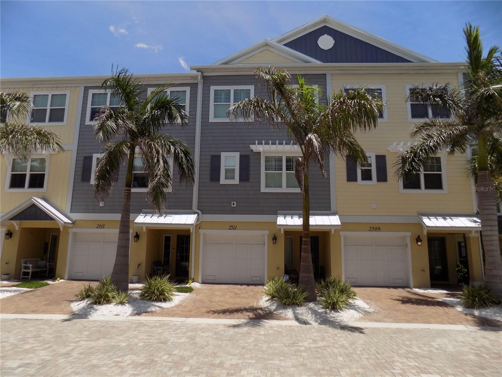 2511 Coral Court — photo