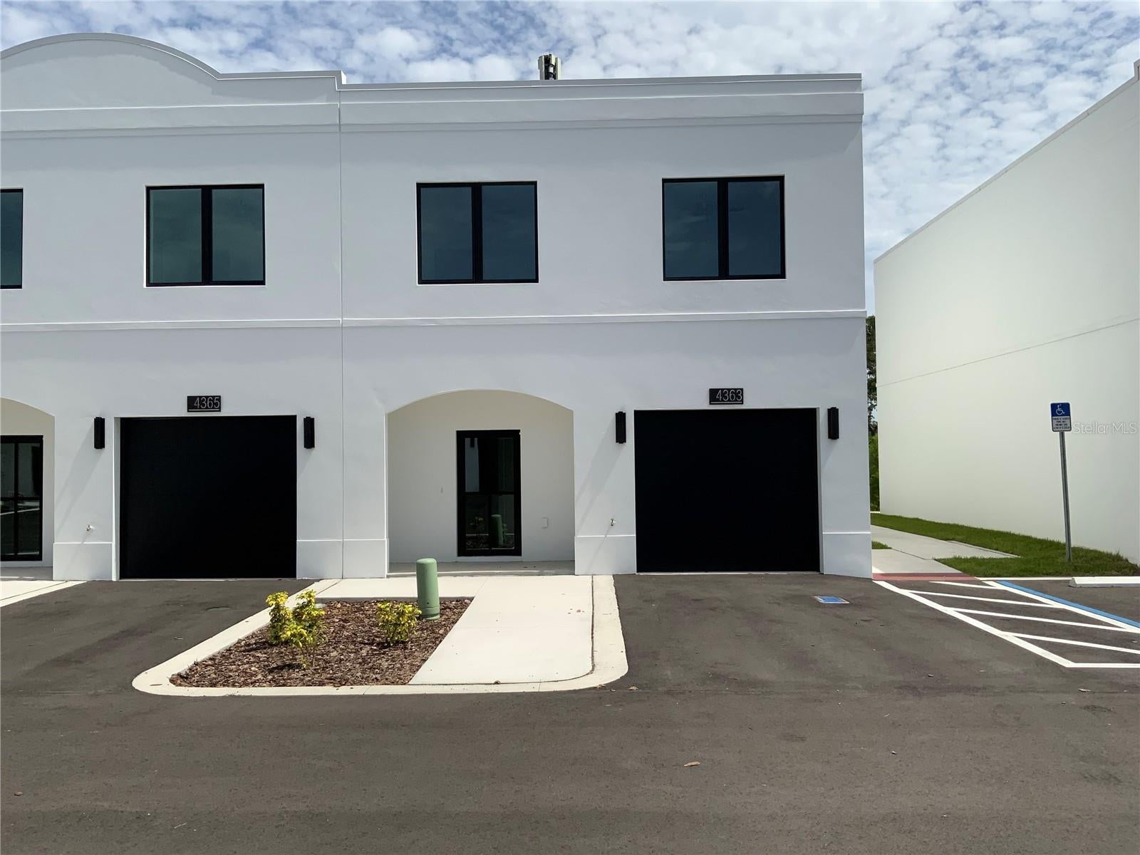4363 Cambio Gardens Court — photo