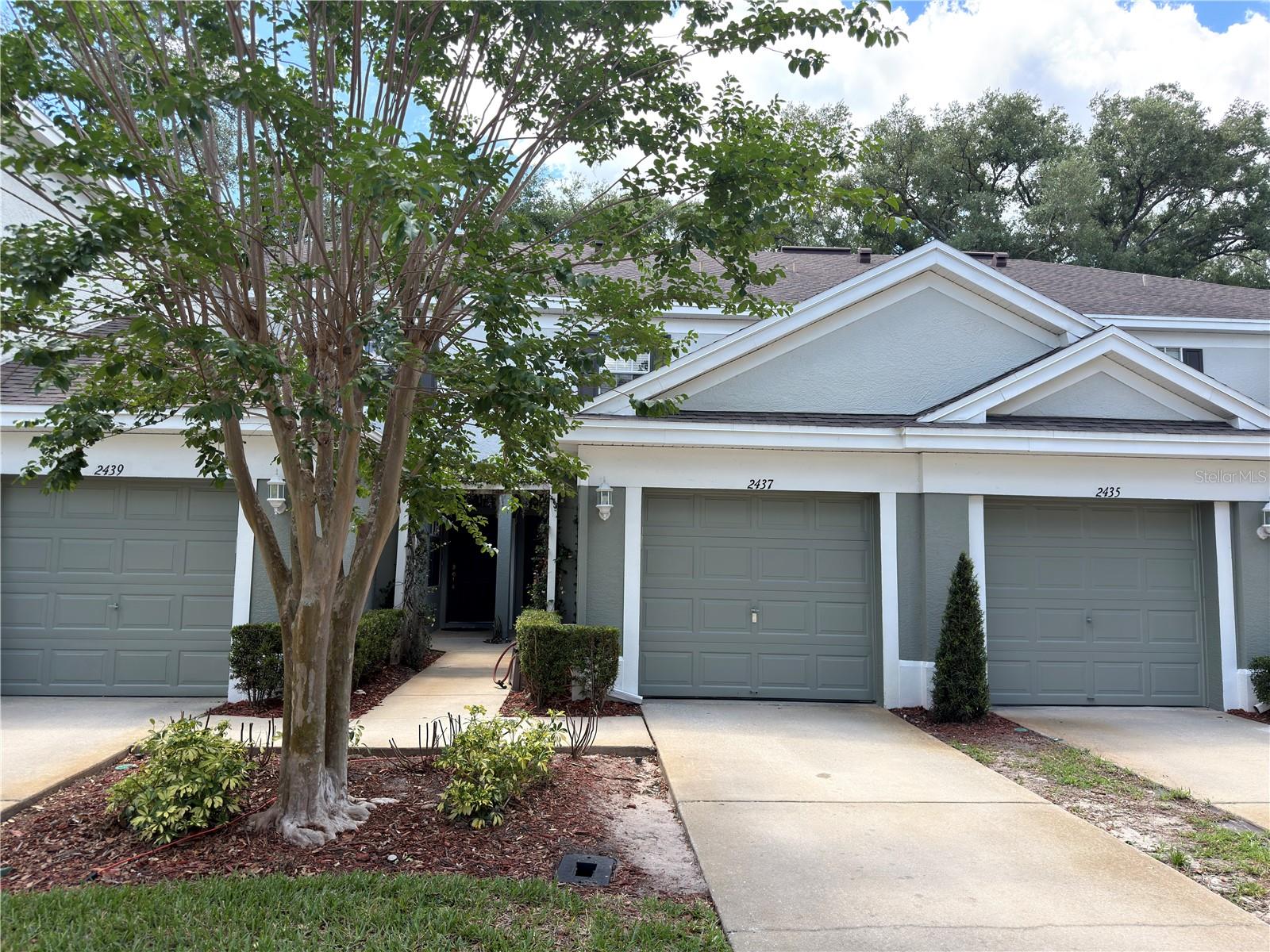 2437 Earlswood Court — photo