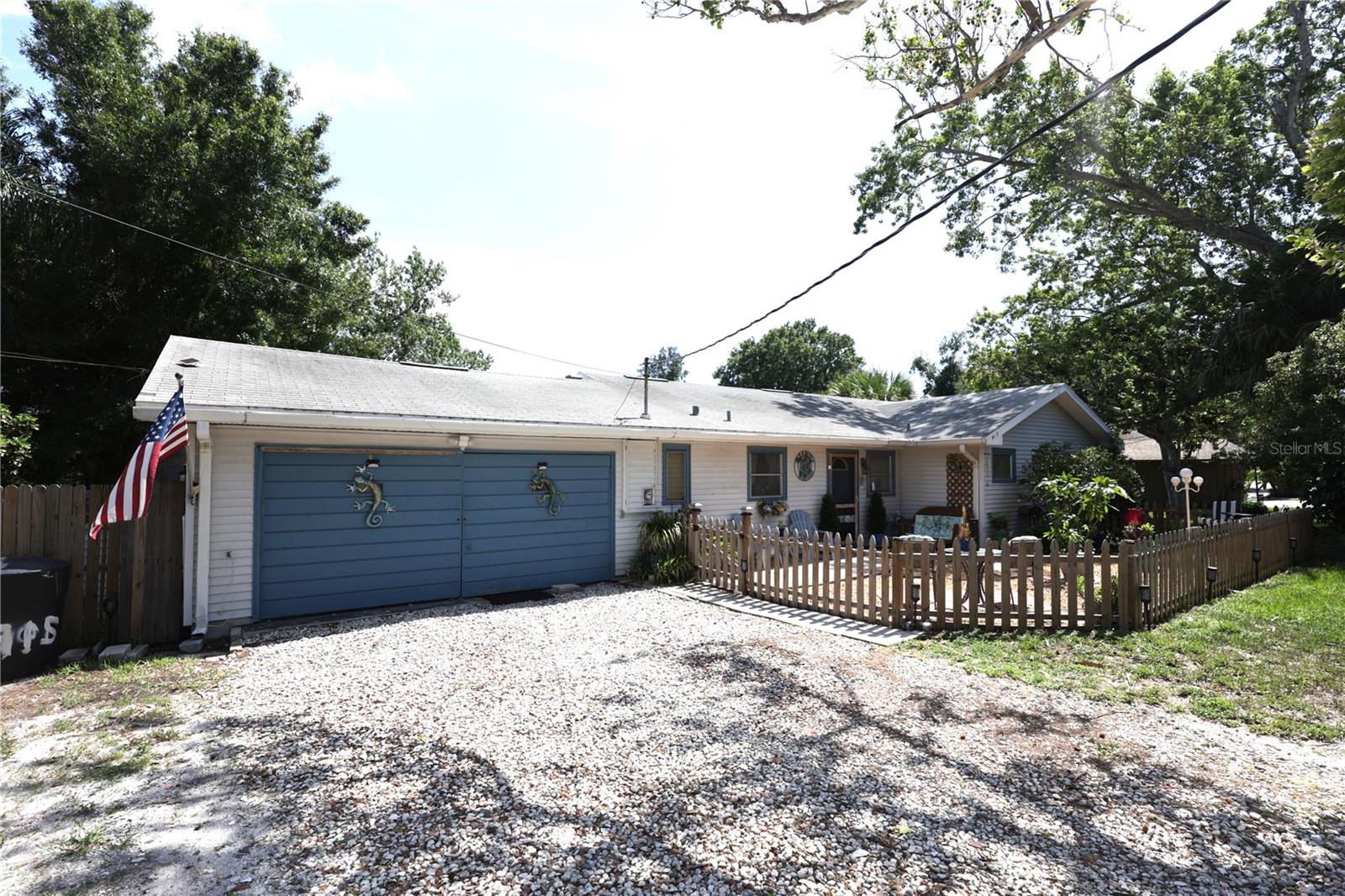 915 Dempsey Street — photo