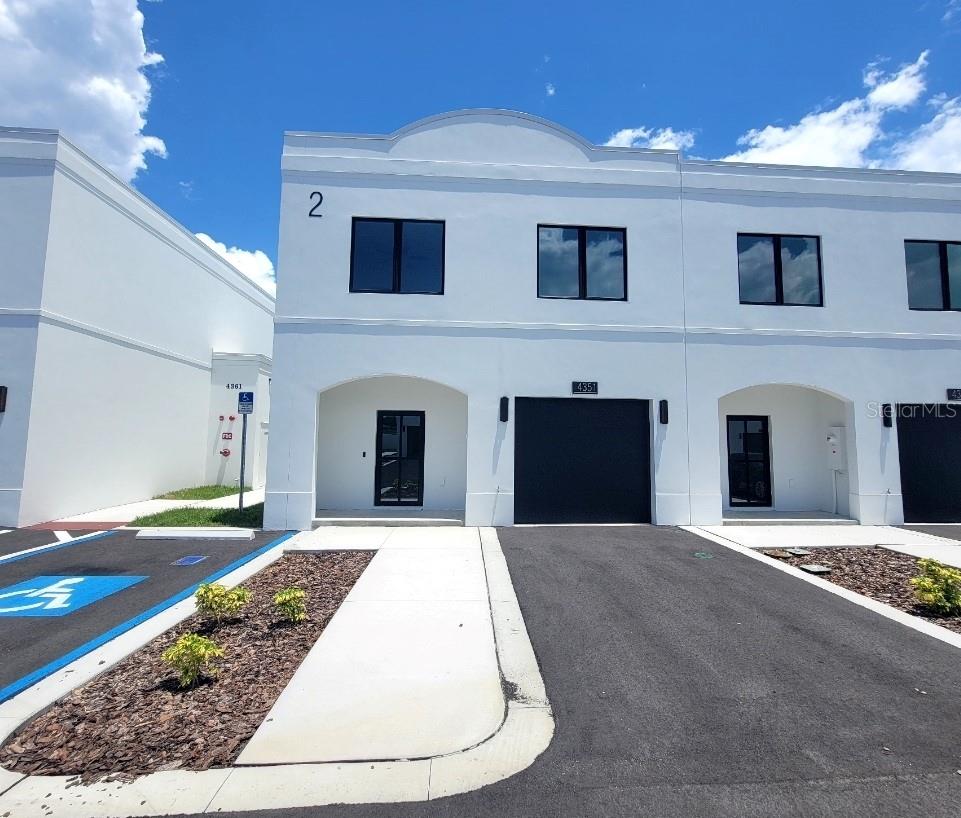 4351 Cambio Gardens Court — photo
