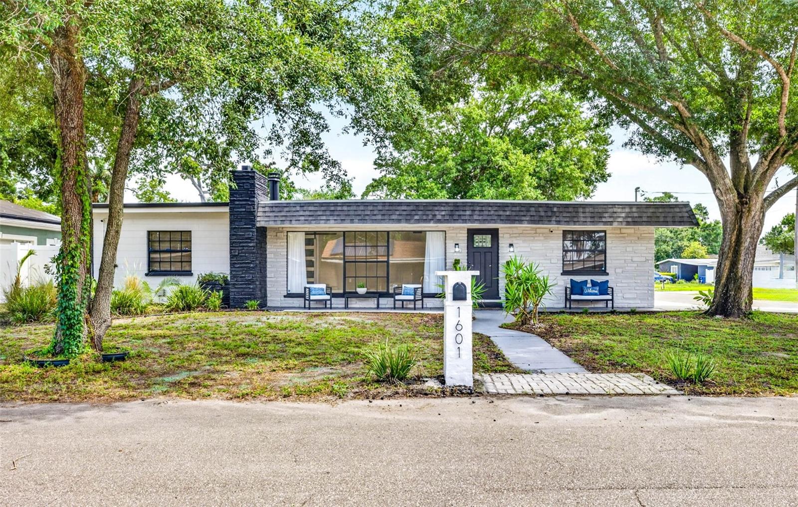 1601 E Paris Street — photo