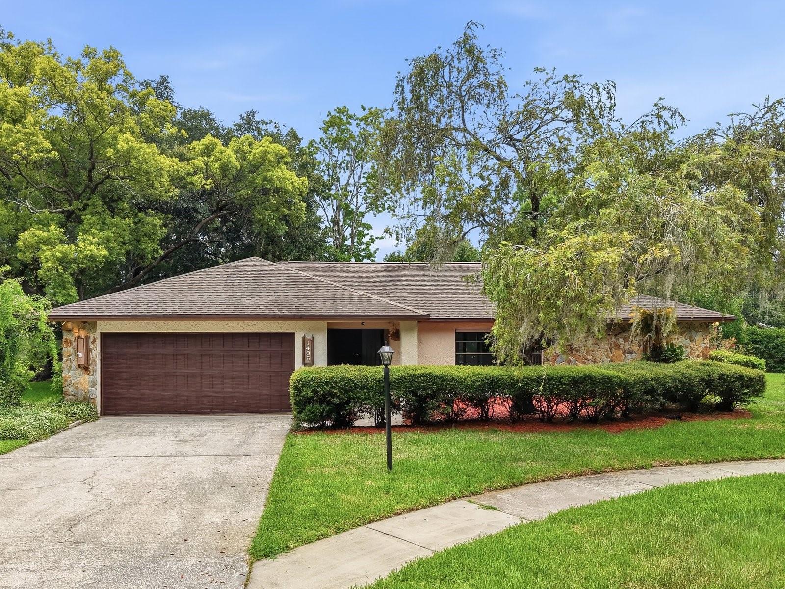 1405 Laurel Court — photo