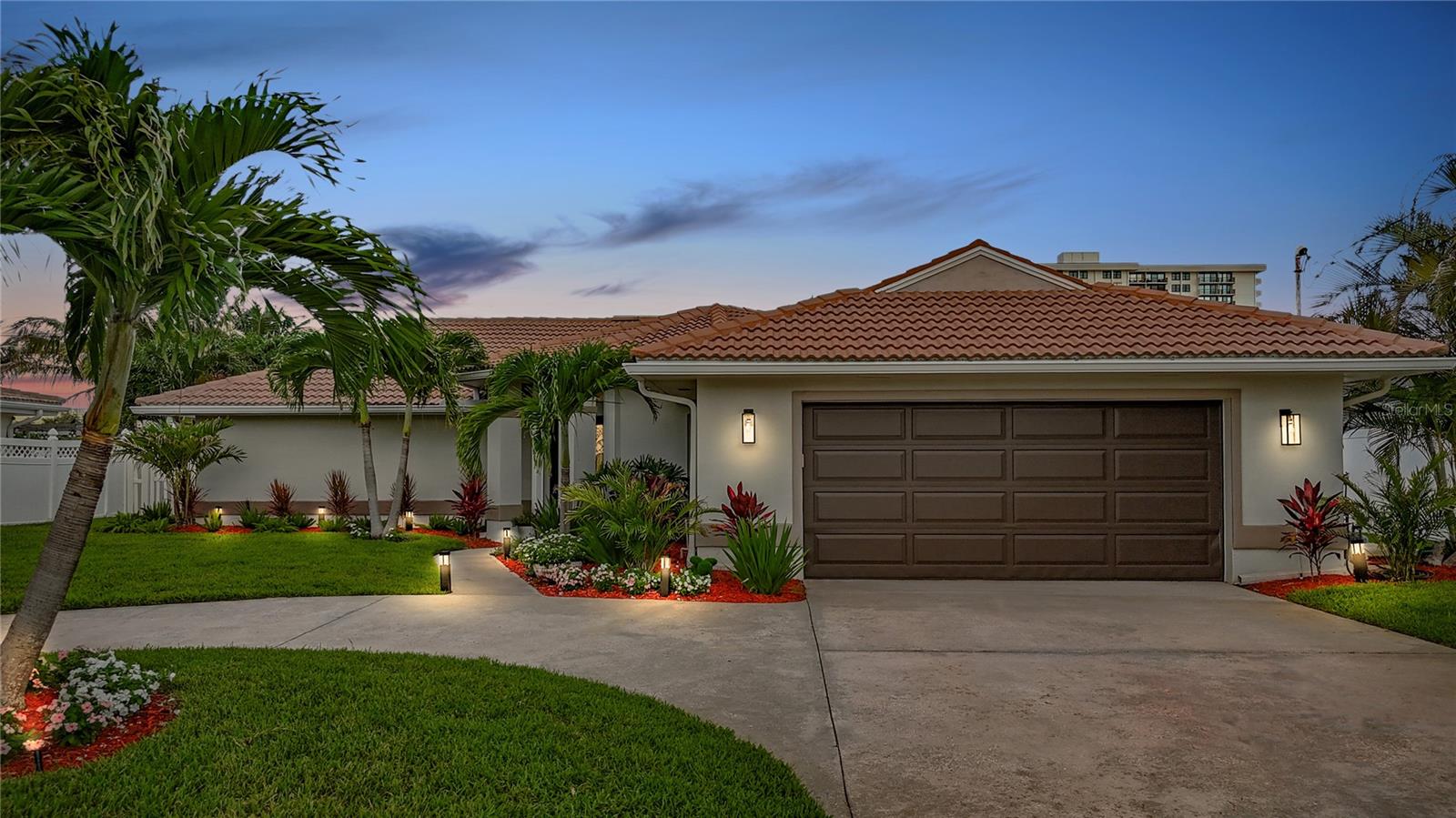 324 Leeward Island — photo
