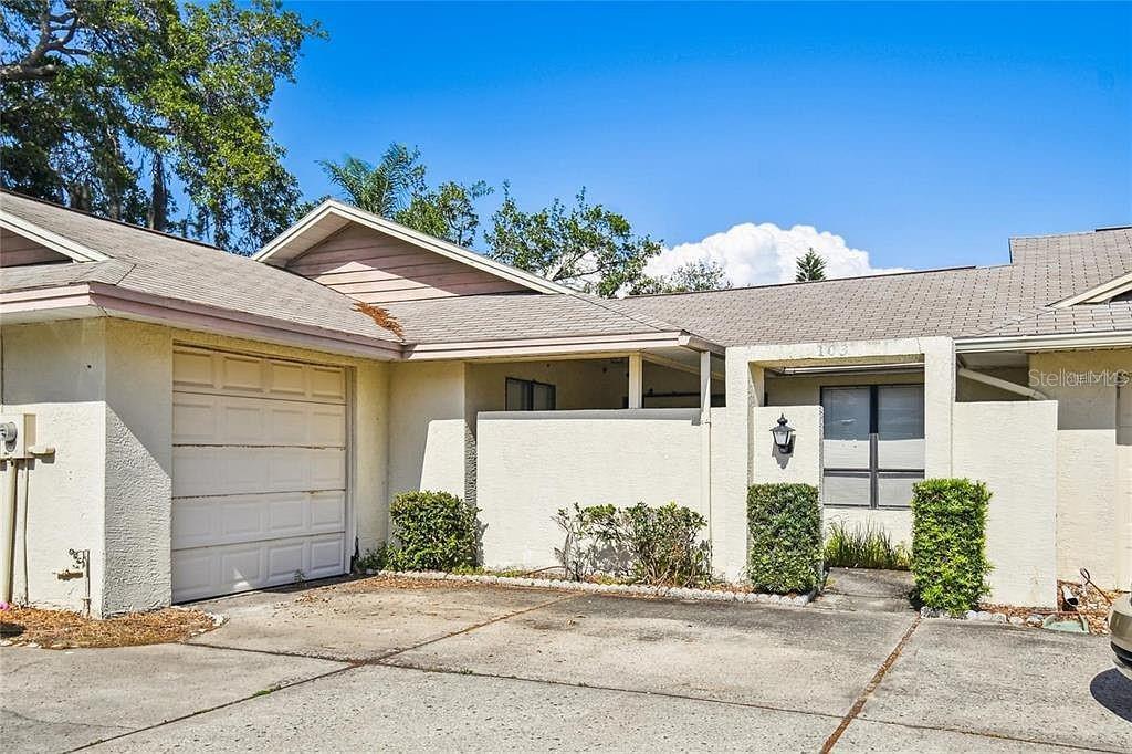 103 Lakeside Colony Drive — photo