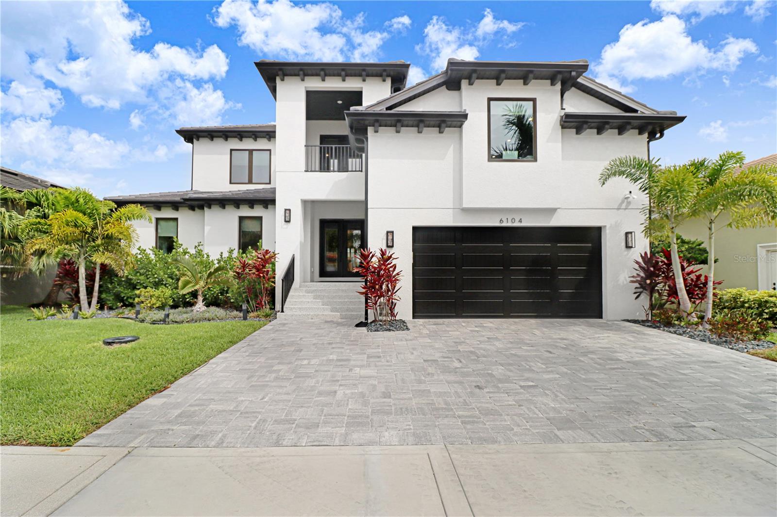 6104 Lagomar Lane — photo