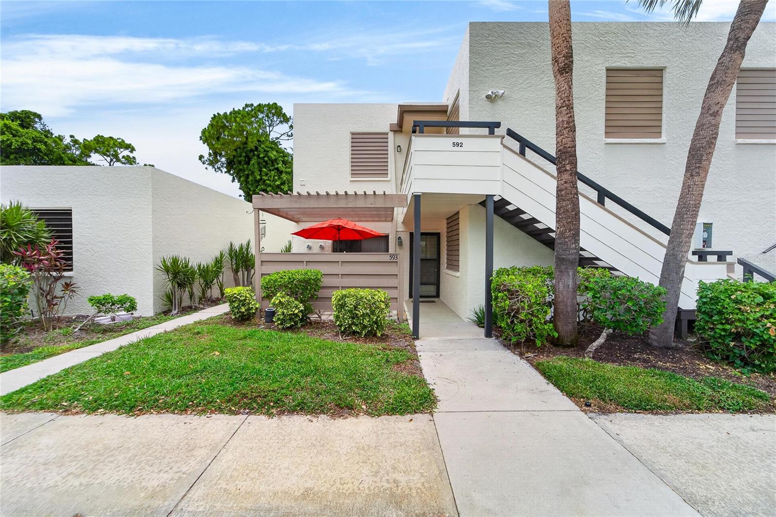 593 Lakeside Drive 593 — photo