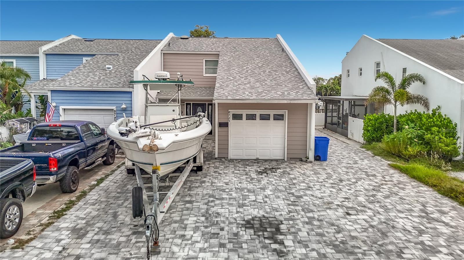 8725 Bay Pointe Drive — photo