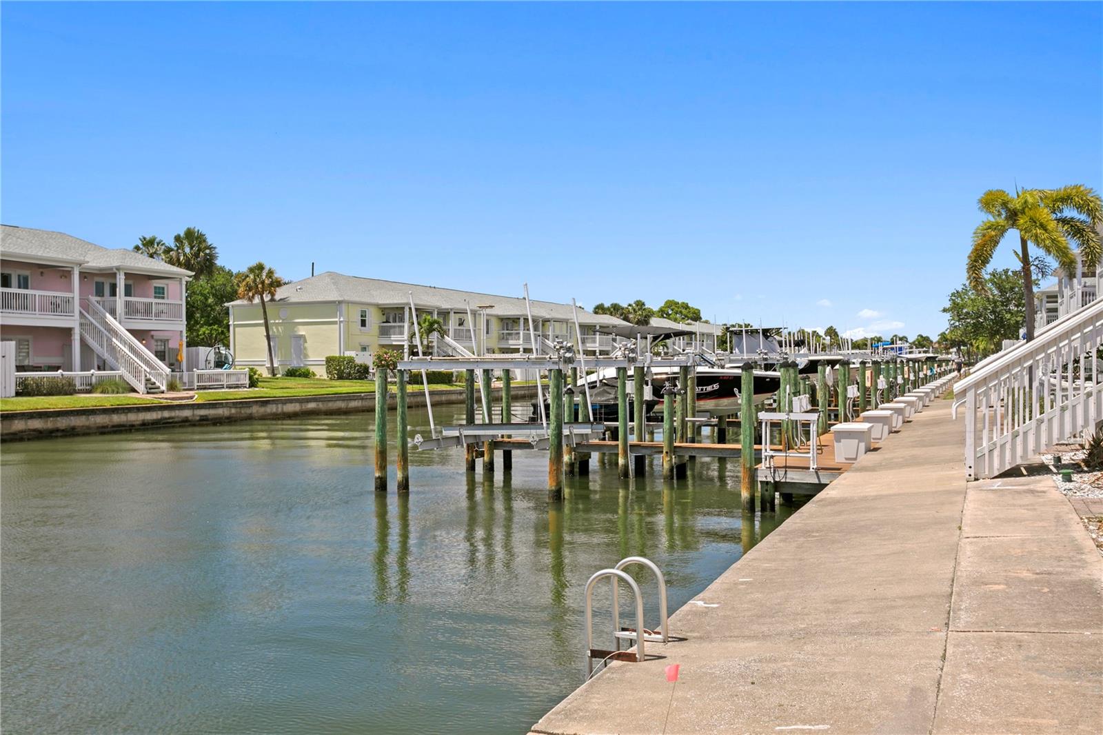 00 Coquina Key Drive SE 107Ss — photo