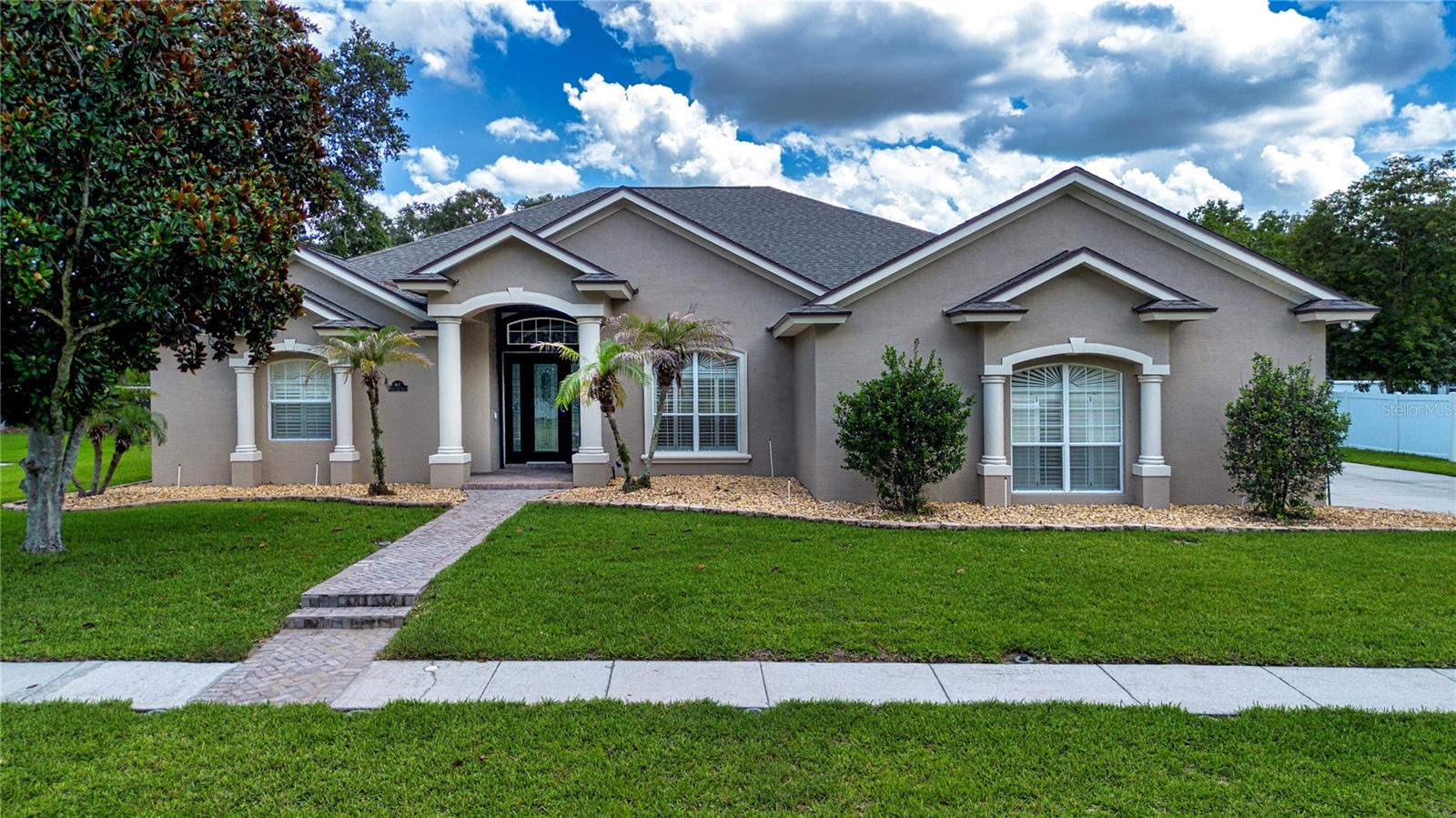 905 Square Lake Drive — photo