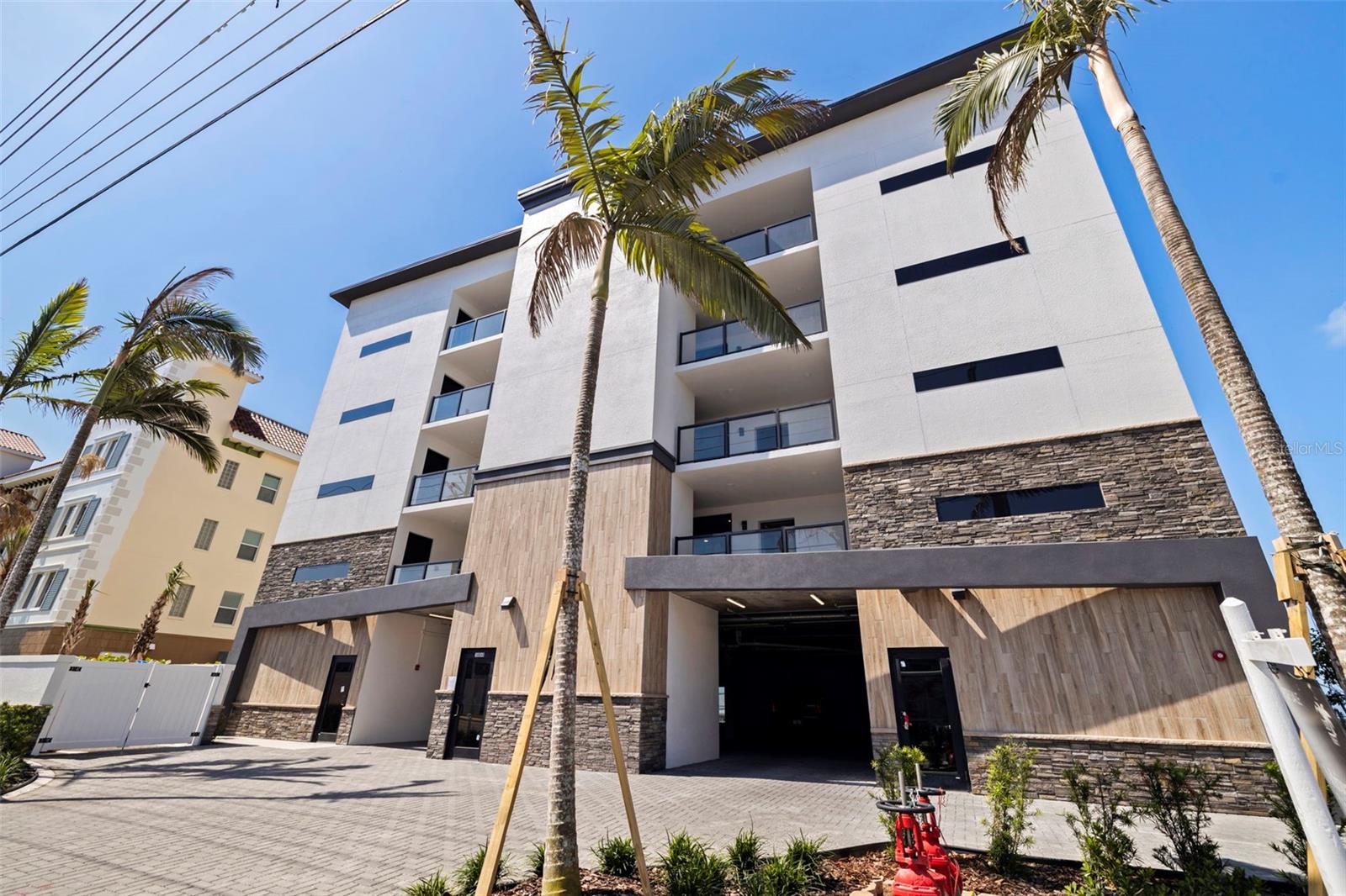 14048 Gulf Boulevard 302 — photo