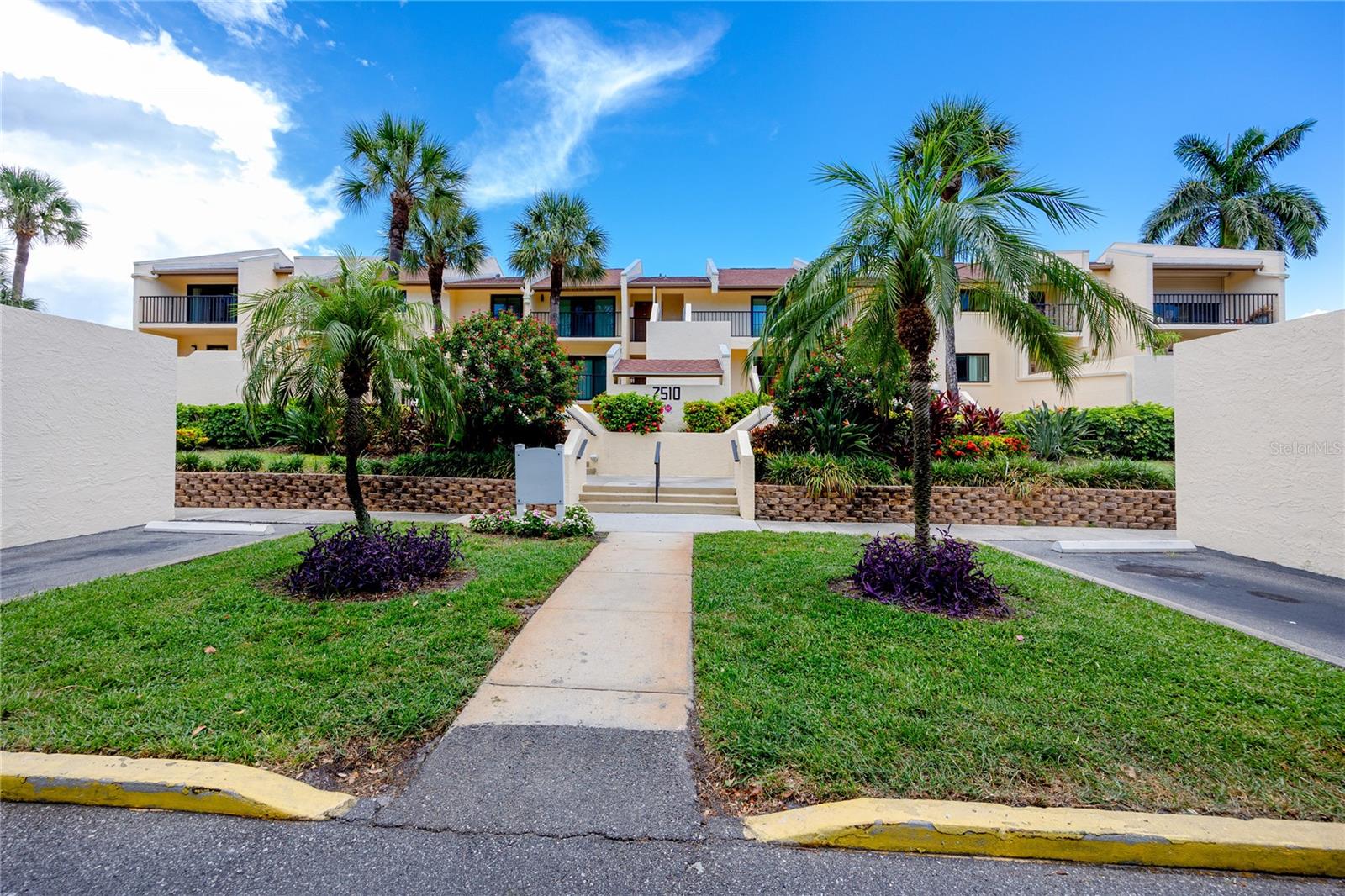 7510 Sunshine Skyway Lane S P4 — photo
