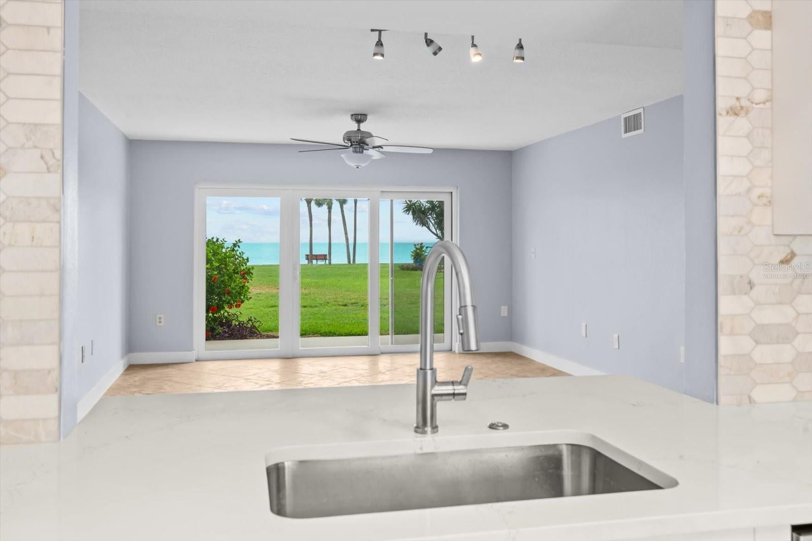 7530 Sunshine Skyway Lane S T30 — photo