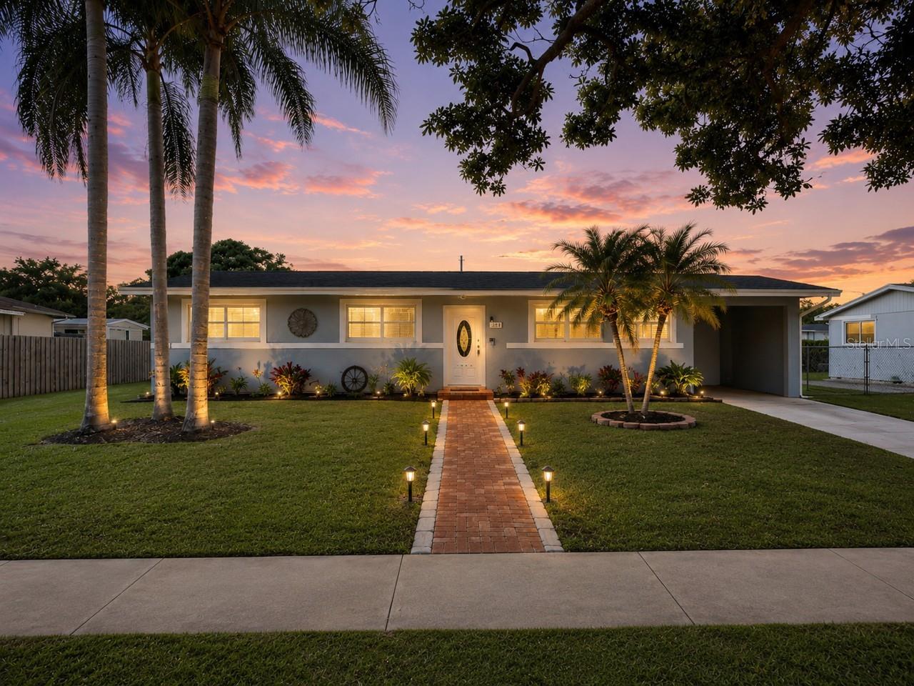 1029 W Country Club Circle — photo