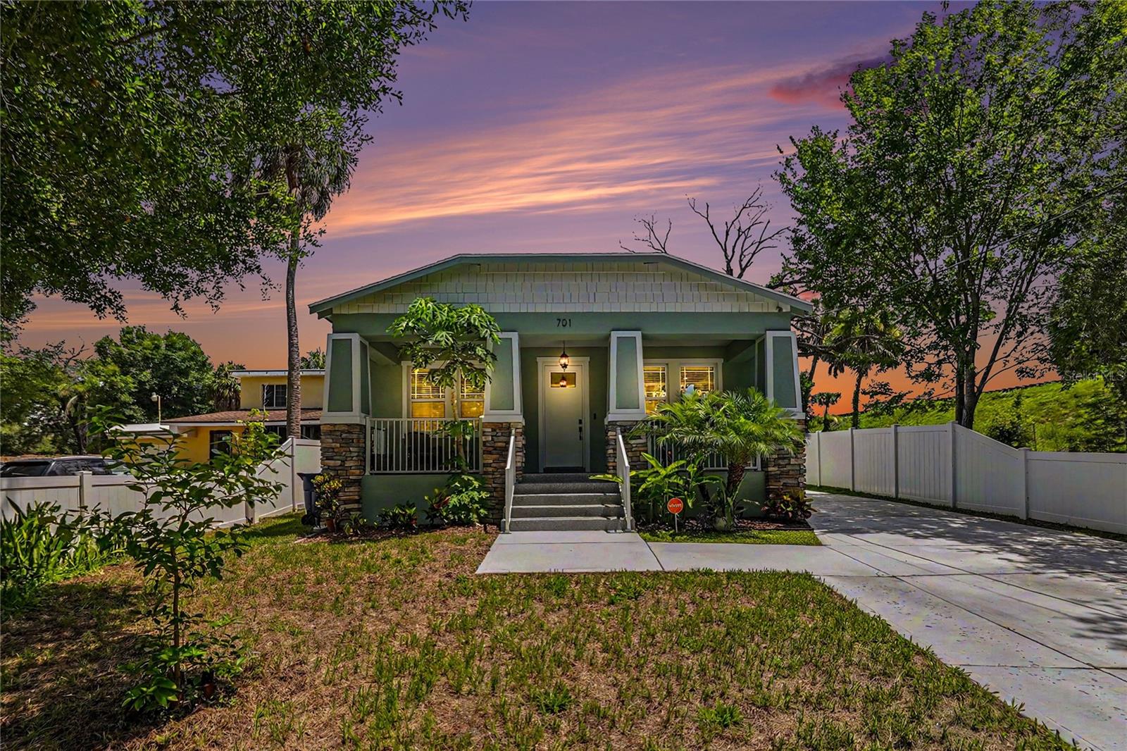 701 E Hollywood Street — photo