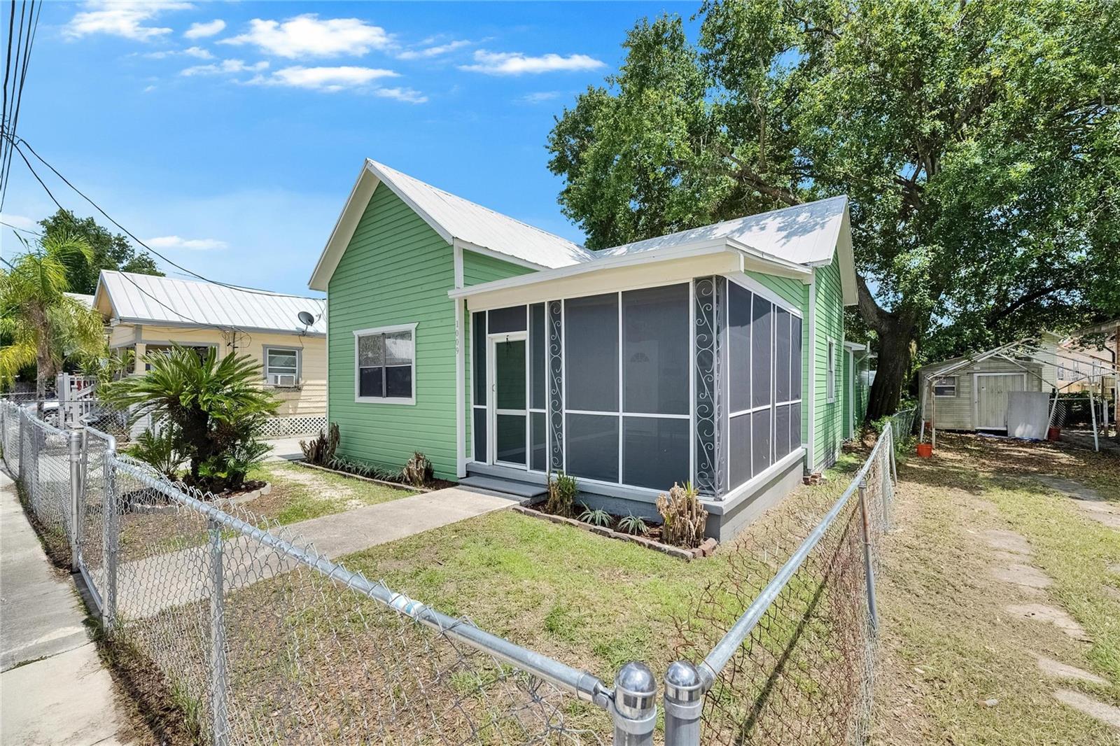1009 E Columbus Drive — photo