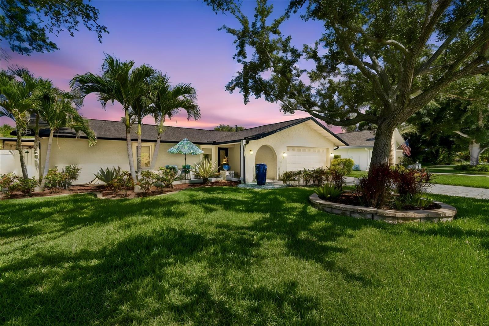 725 Del Oro Drive — photo