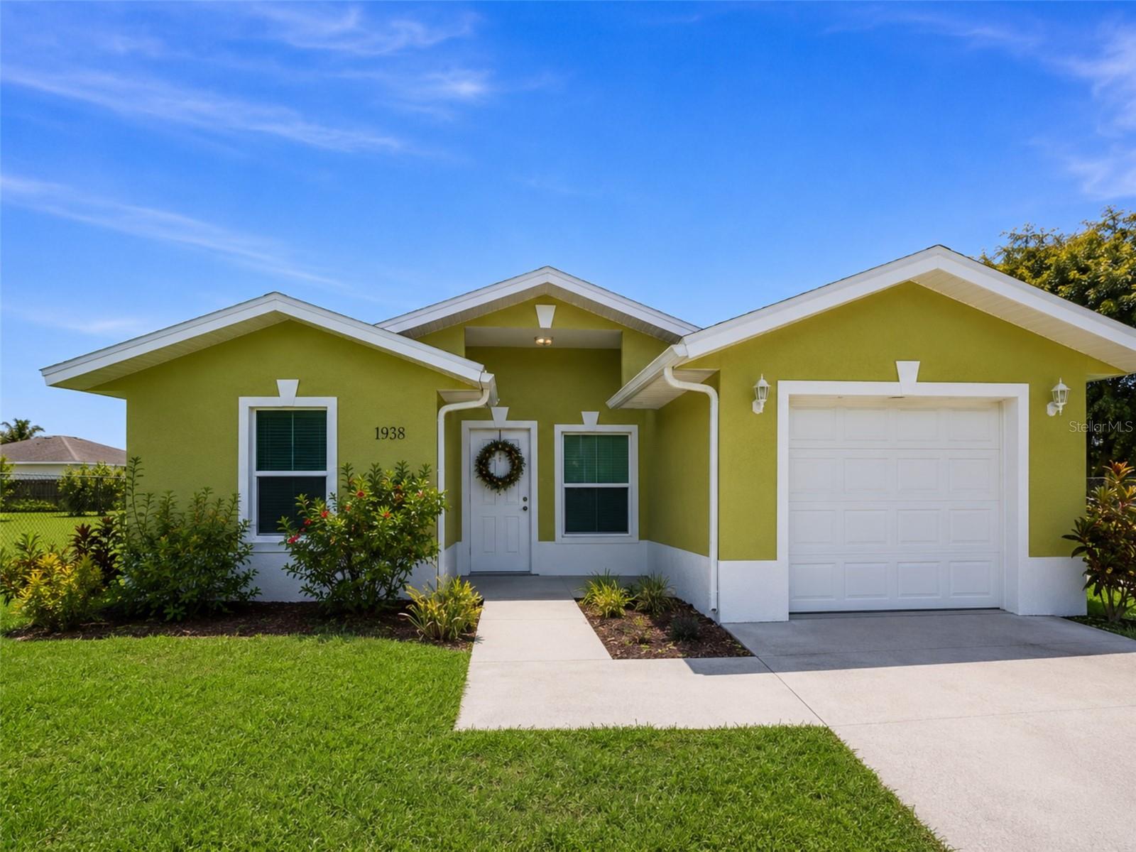 1938 Lillie Street — photo