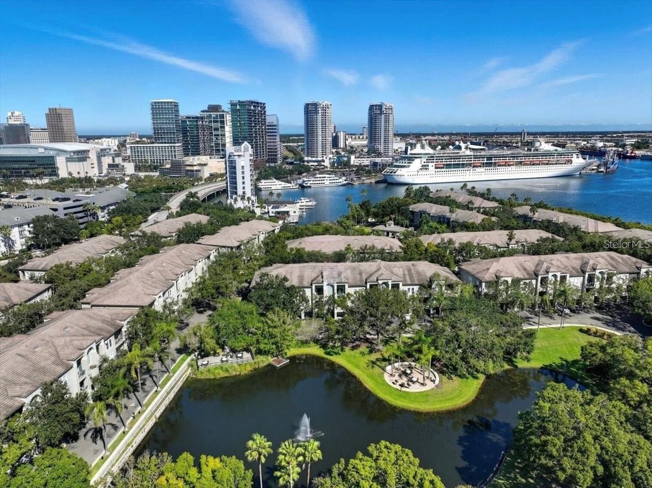 716 Promenade Place — photo