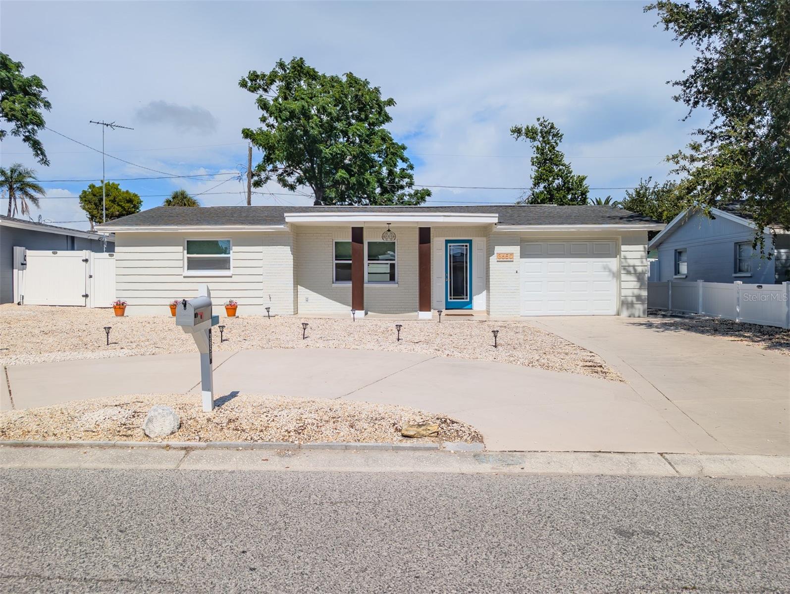 3650 Kingsbury Drive — photo