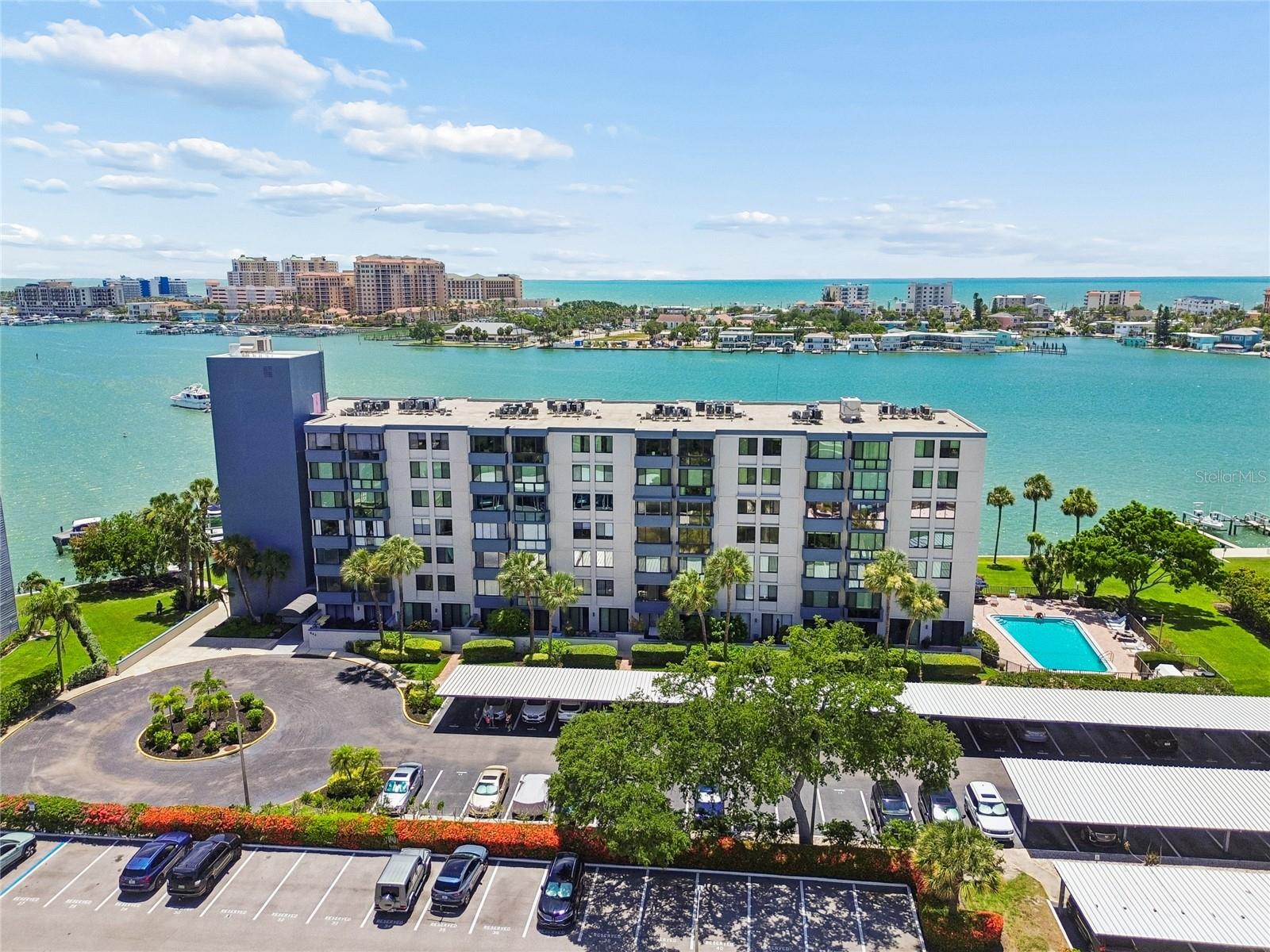 644 Island Way 405 — photo