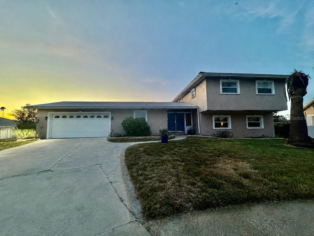 8725 Palisades Drive — photo
