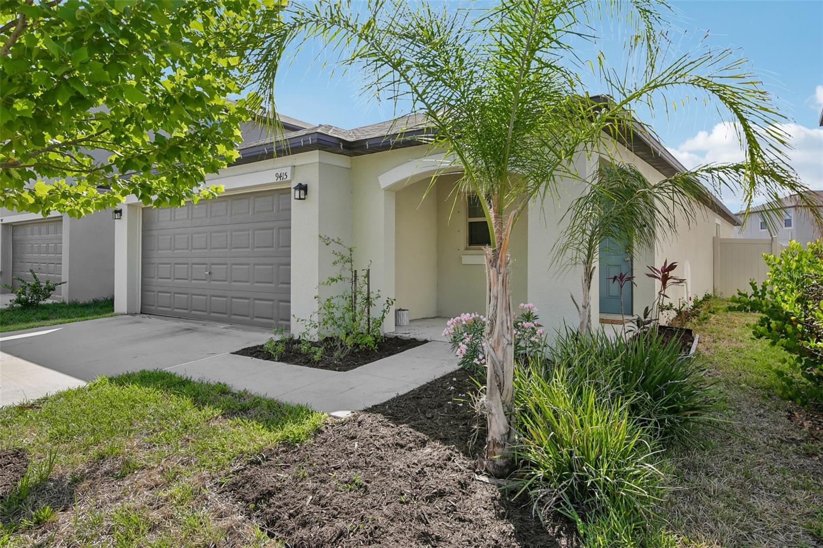 9415 Lemon Drop Loop — photo