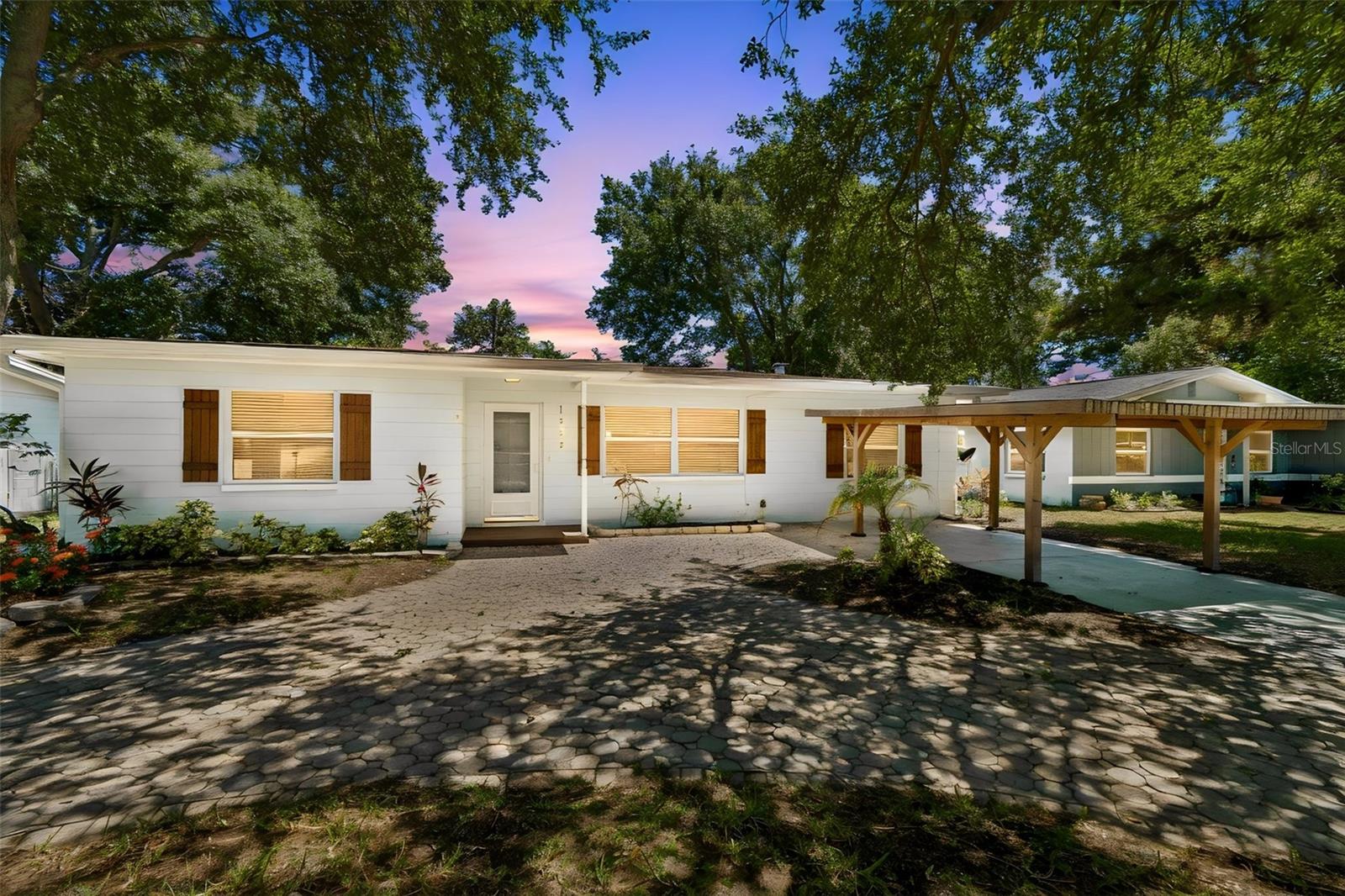 1555 Magnolia Drive — photo