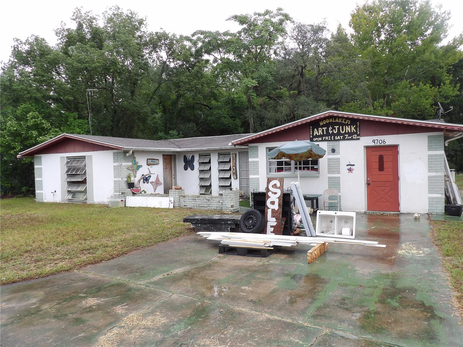 9706 Moon Lake Rd — photo