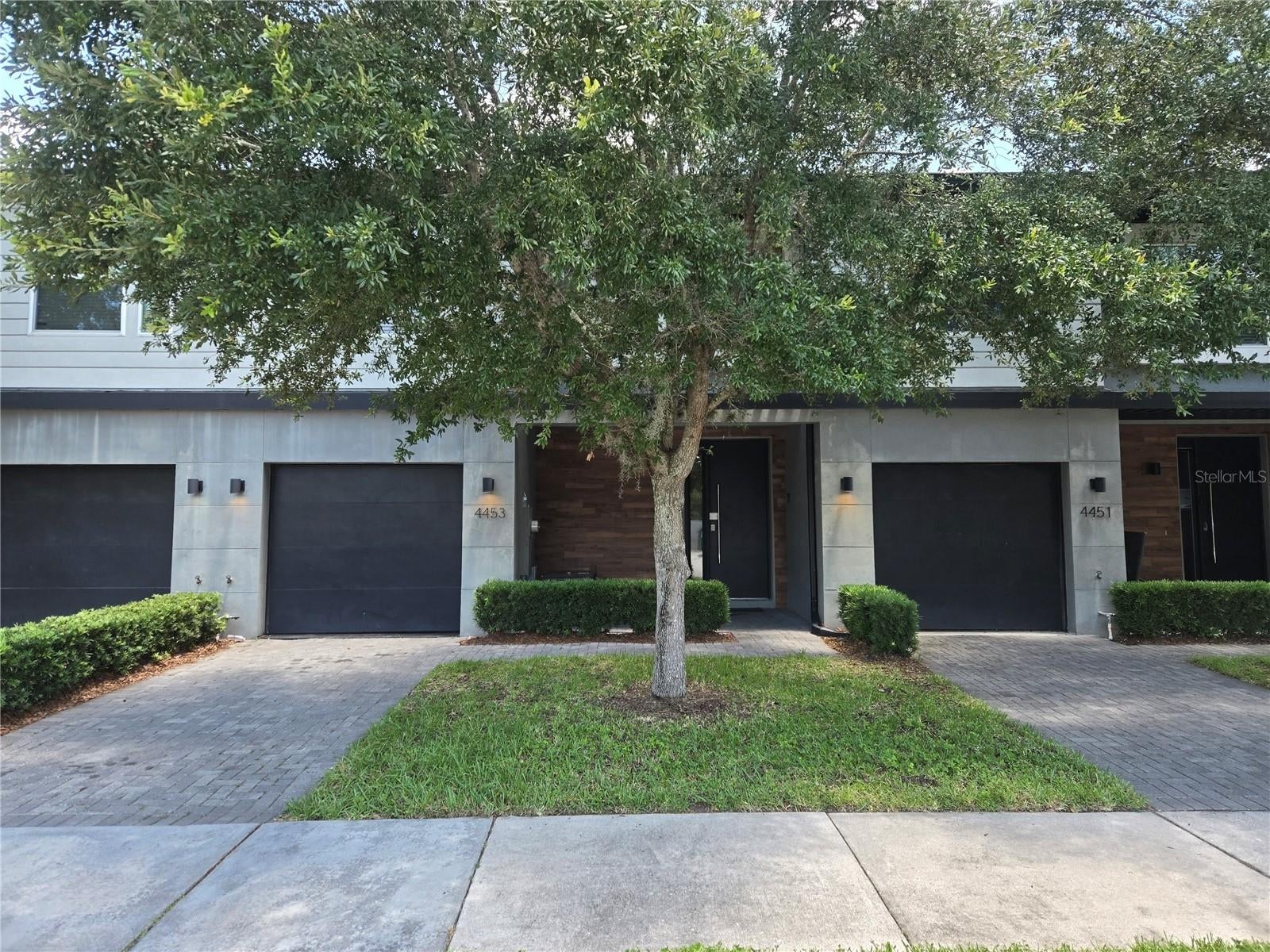 4453 Le Reve Court — photo