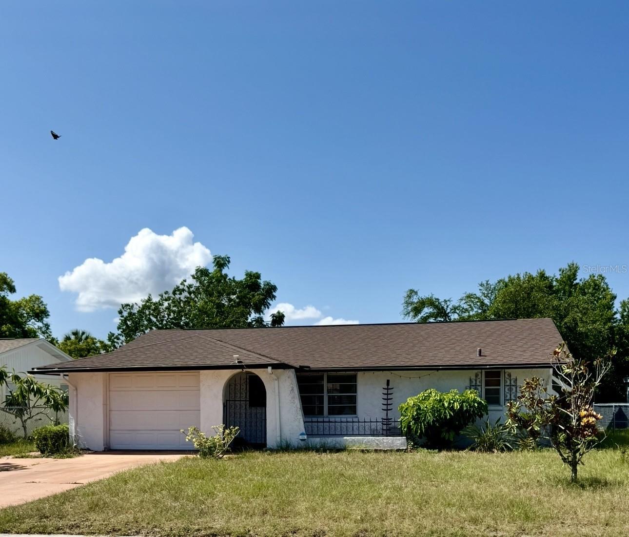 6432 Juniper Road — photo