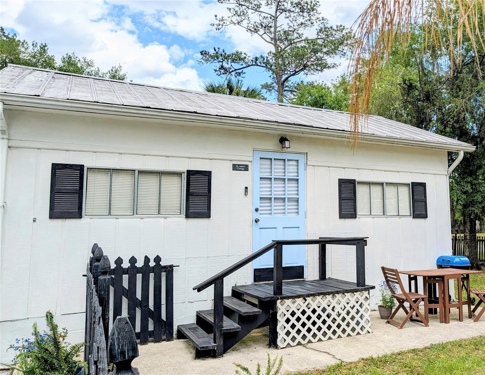55914 Bay Road — photo