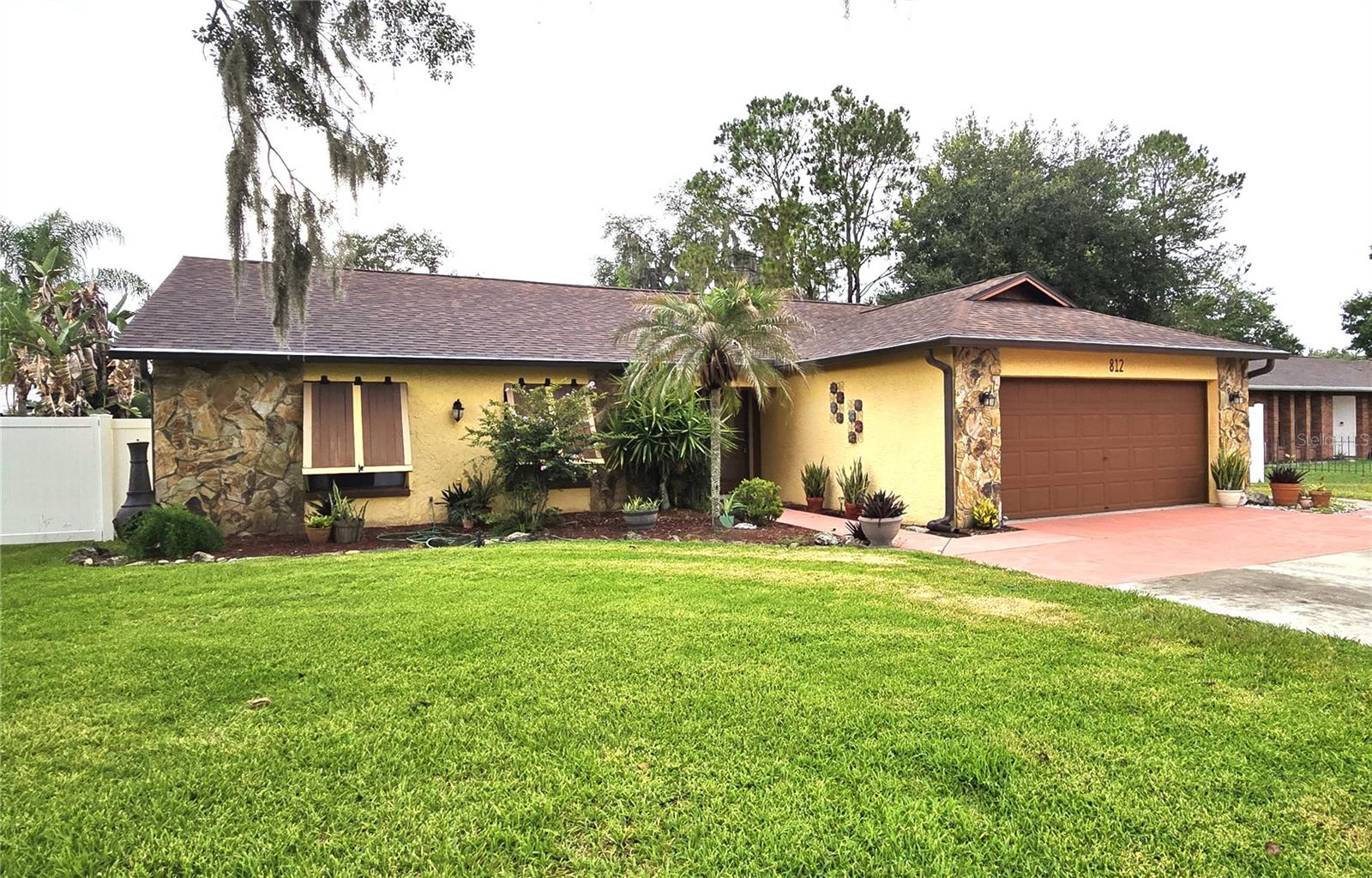 812 Sandalwood Drive — photo