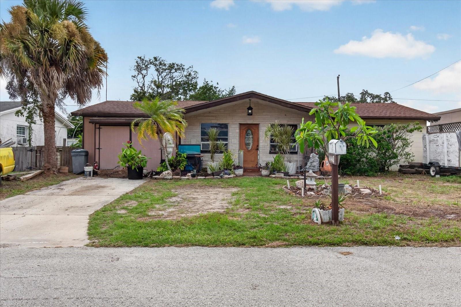 4448 Terry Loop — photo