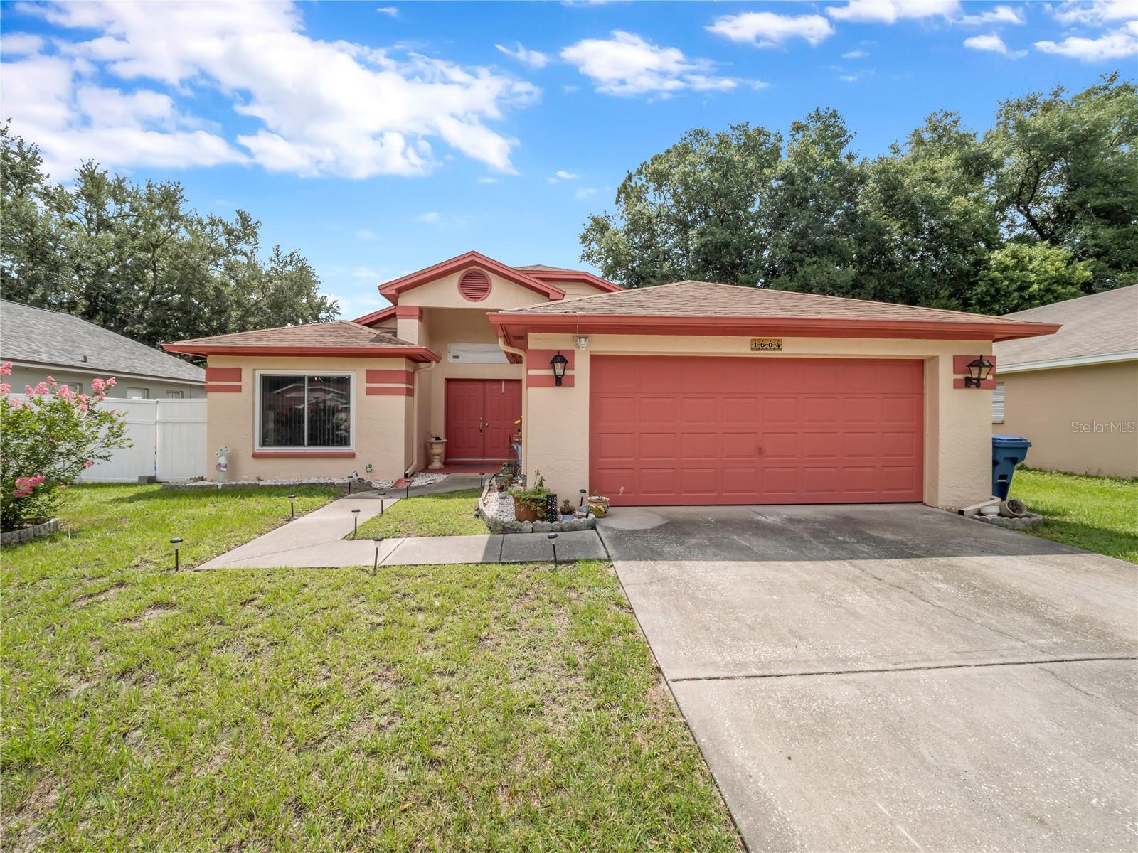 1604 Coppersmith Court — photo