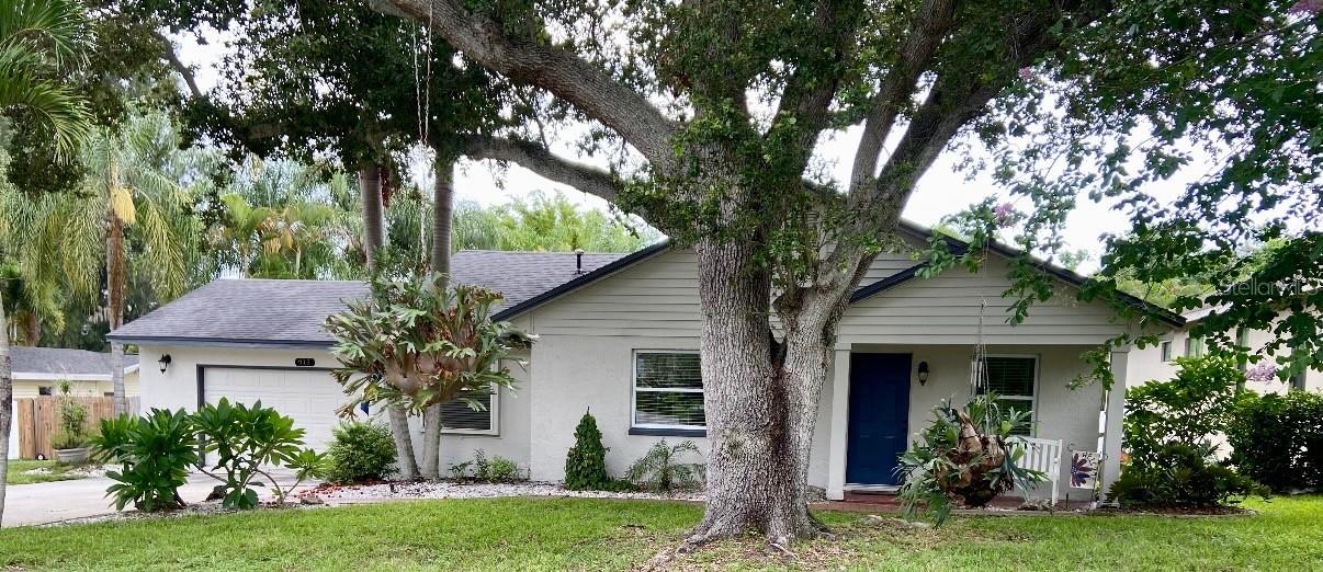 915 Harbor Hill Drive — photo