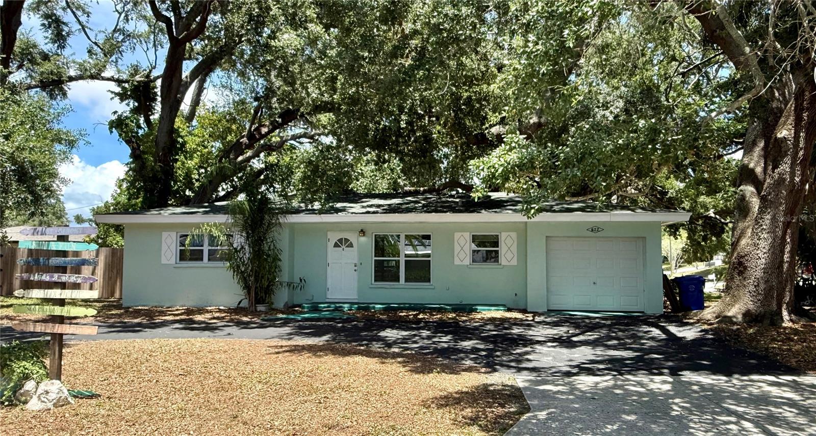 677 Oakwood Drive — photo