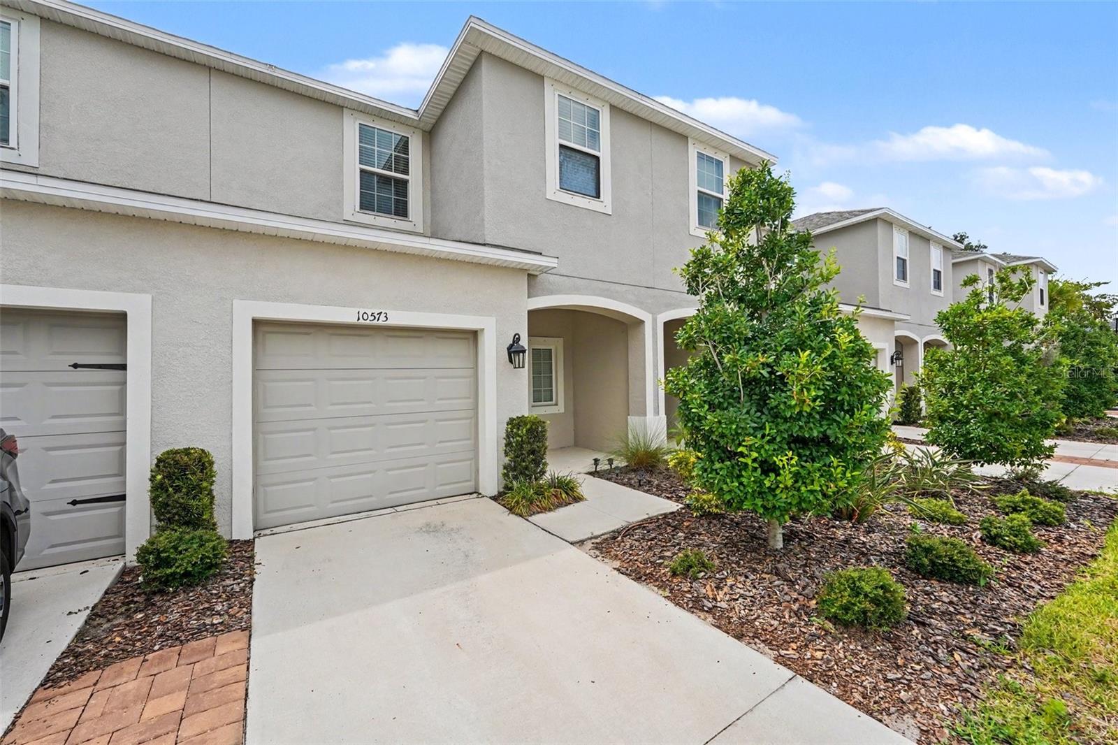 10573 Oakside Drive — photo