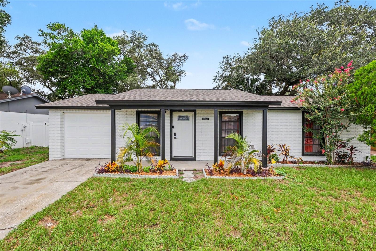 8253 Greenleaf Circle — photo