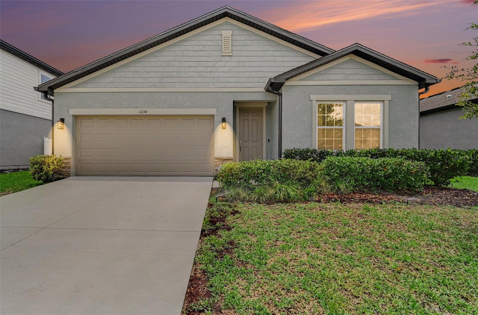 1034 Alabaster Way — photo