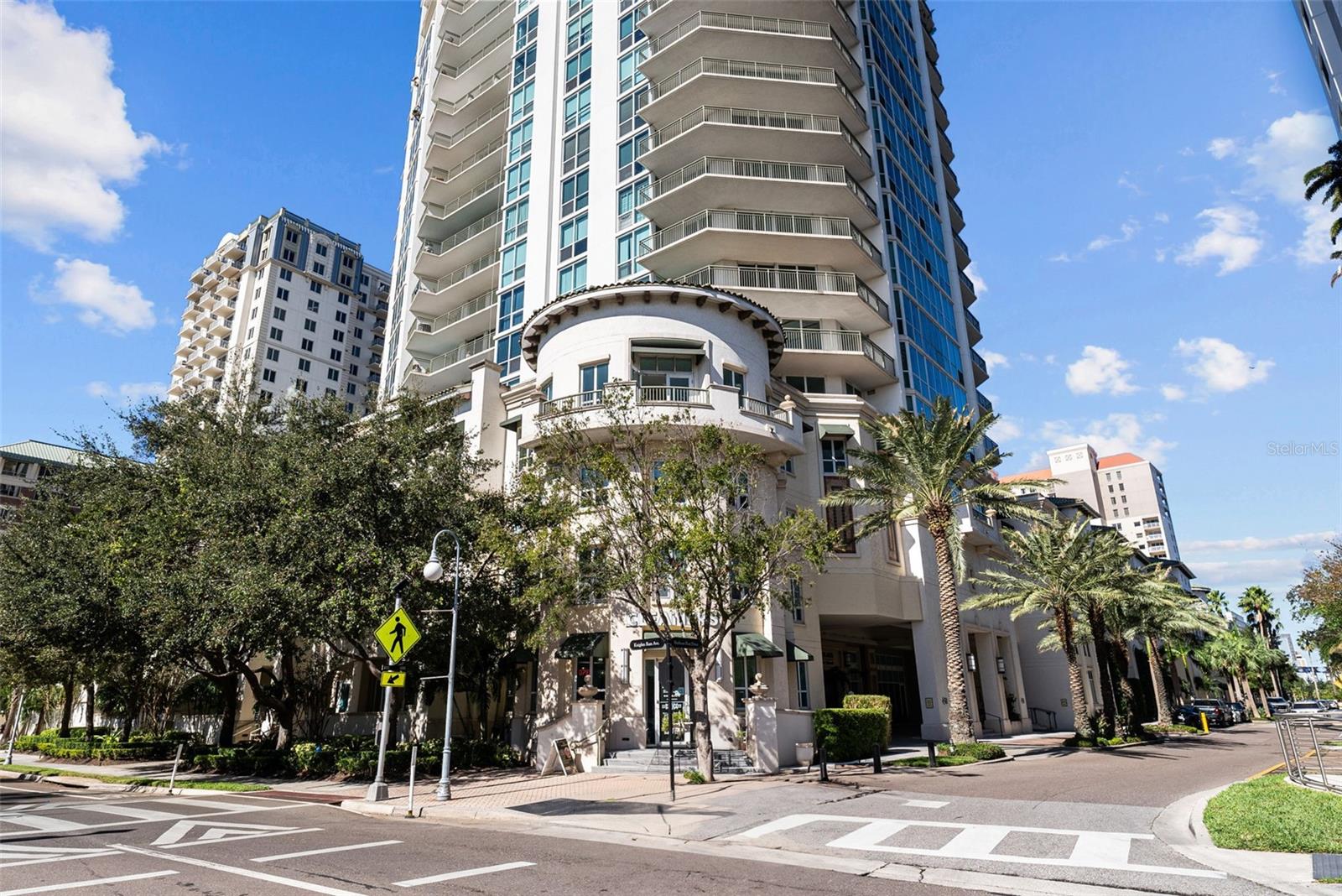450 Knights Run Avenue 405 — photo
