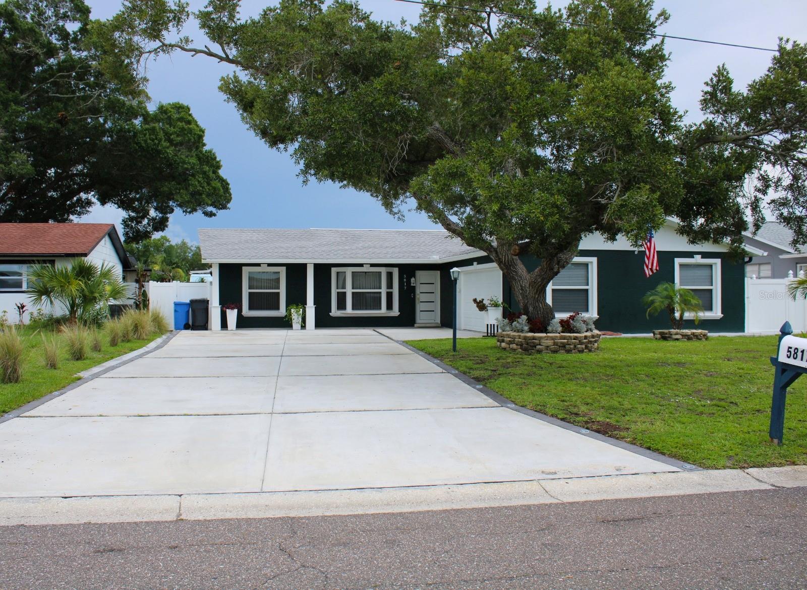 5817 Tampa Shores Boulevard — photo