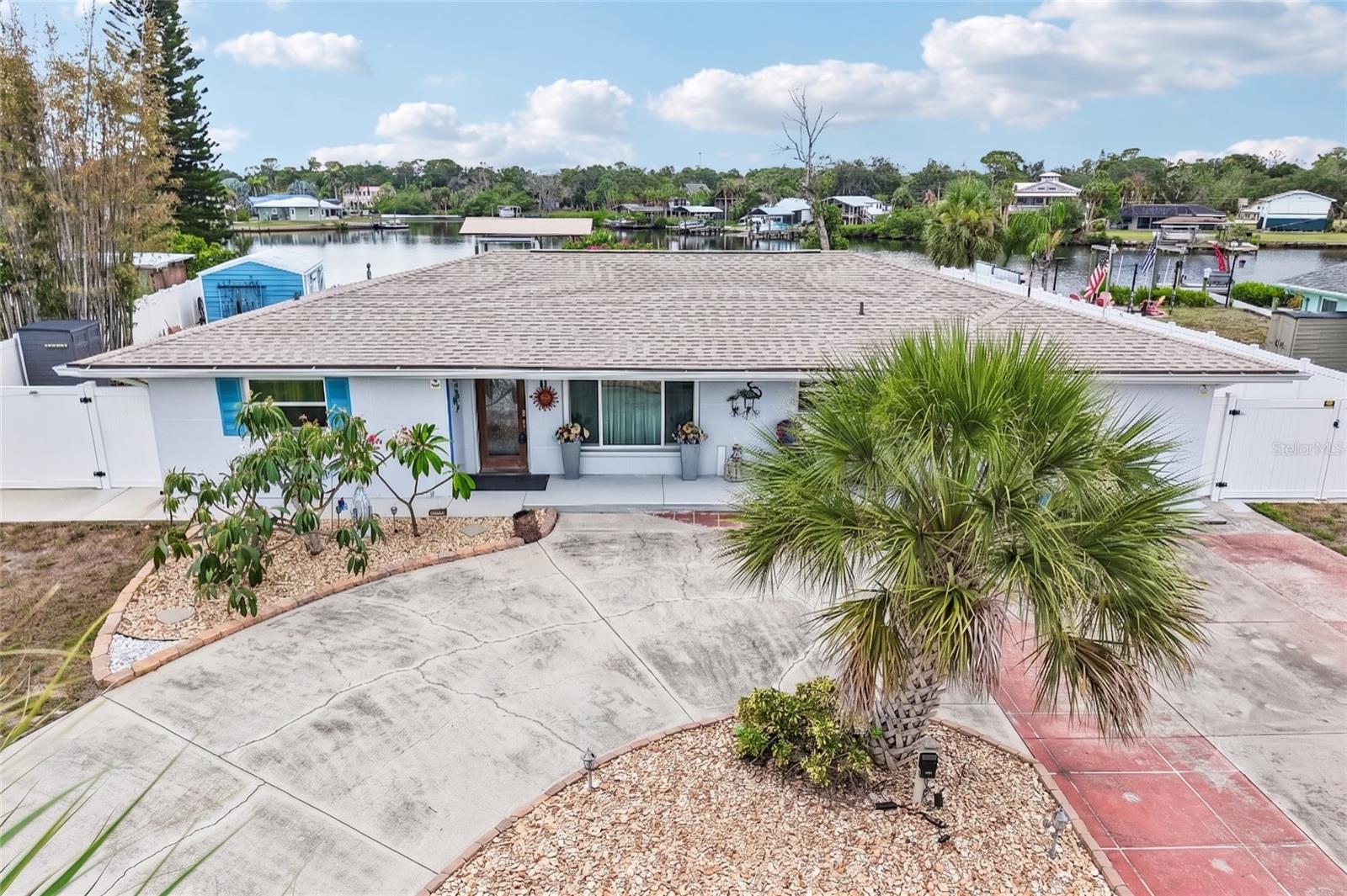 806 Blue Heron Boulevard — photo