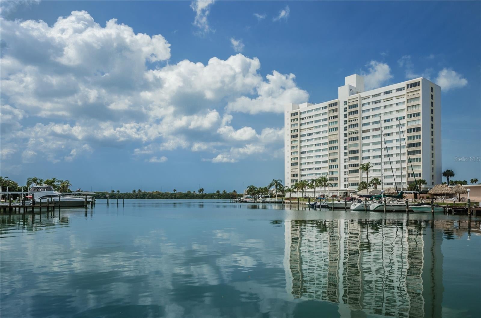 31 Island Way 508 — photo