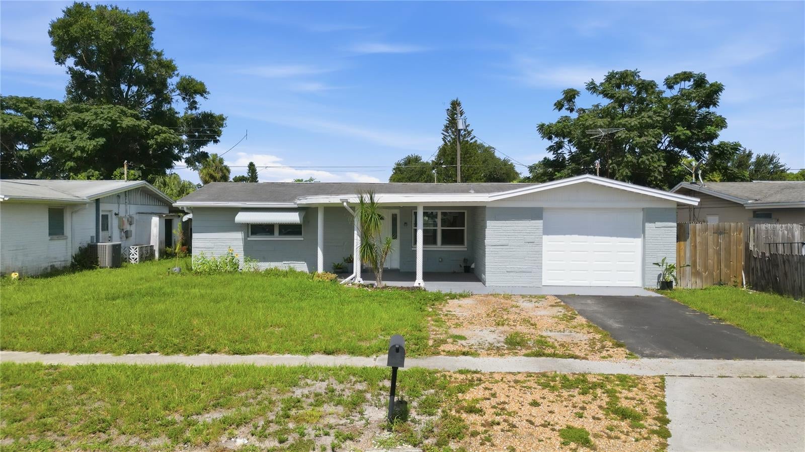 2051 Peggy Drive — photo